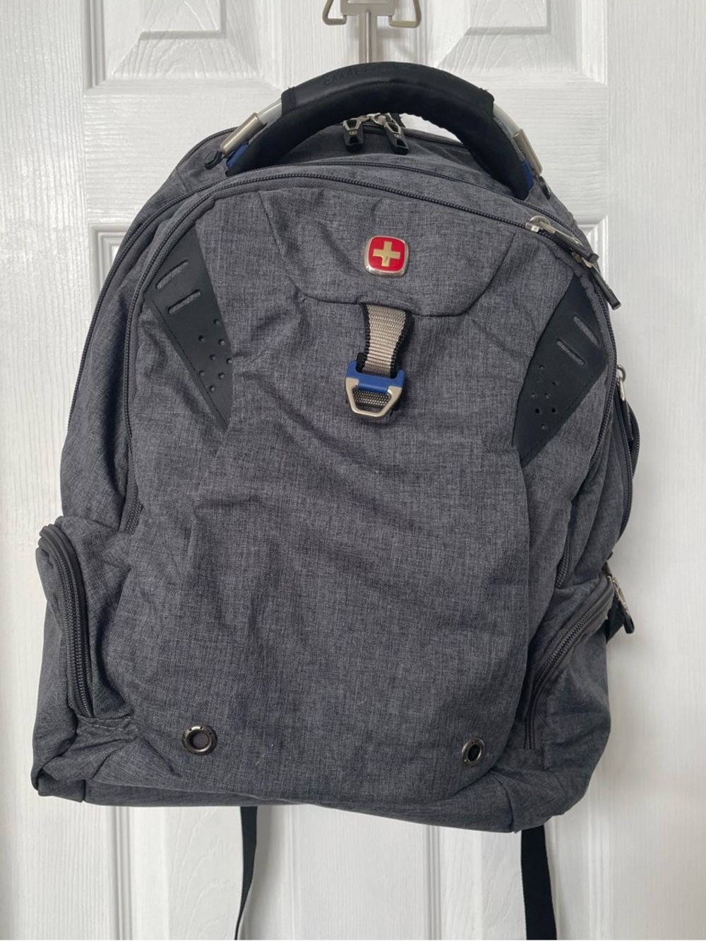 SwissGear Charcoal Gray Men's Backpack with laptop case 18”